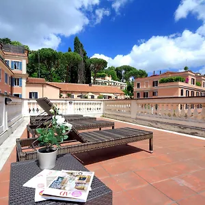 Piazzetta Margutta - My Extra , Rom Italien